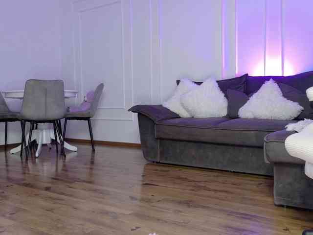 Ladycharm93 webcam