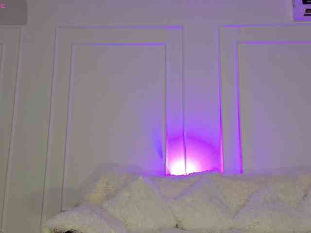 Ladycharm93 webcam