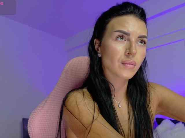 Ladycharm93 webcam