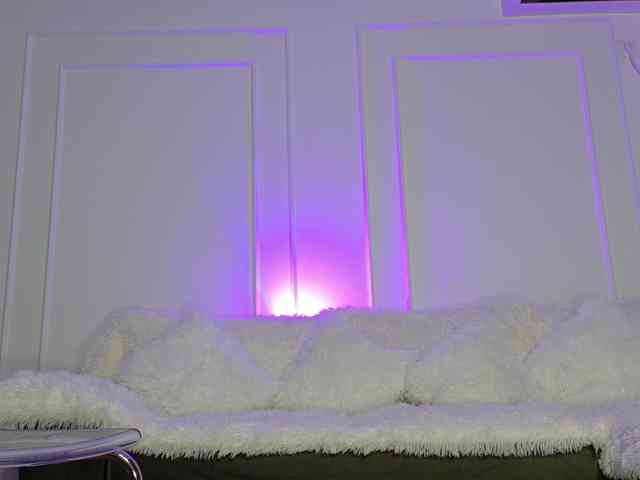 Ladycharm93 webcam