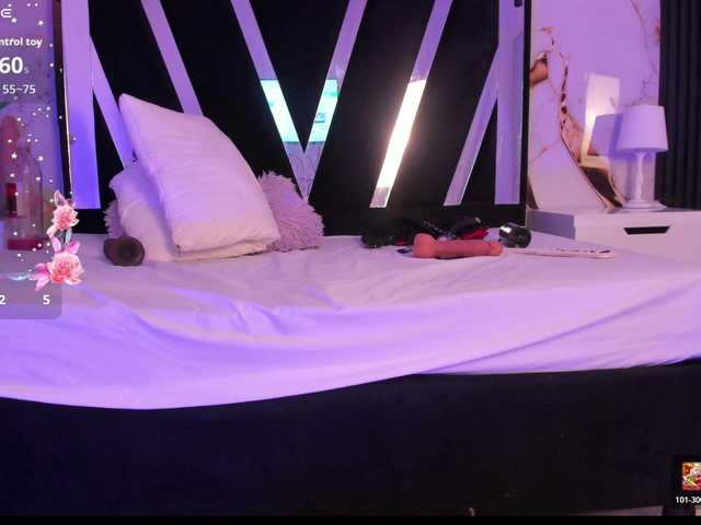 Wondrekloe live cam on BongaCams