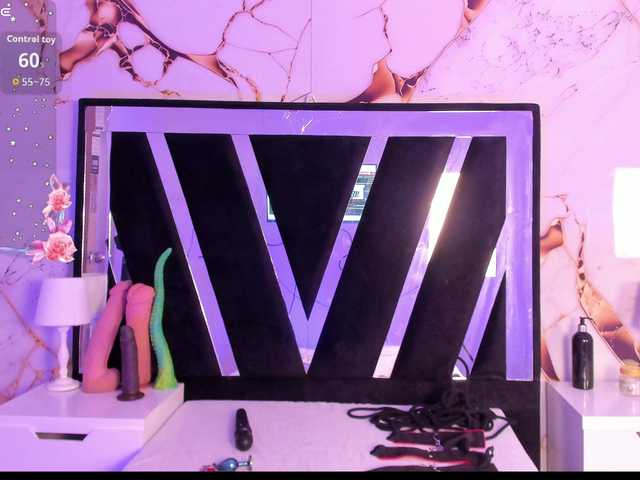 Wondrekloe live cam on BongaCams