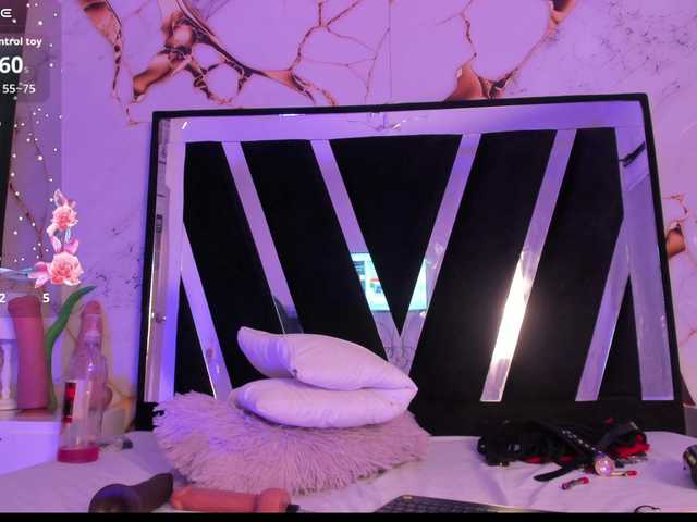 Wondrekloe live cam on BongaCams