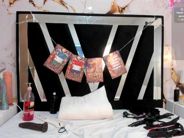 Wondrekloe live cam on BongaCams