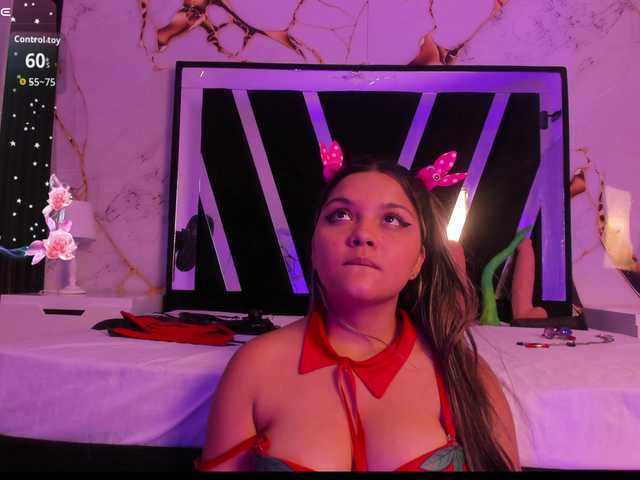 Wonderkloe live webcam show
