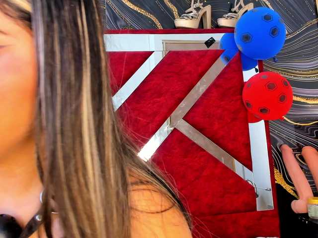 Wondrekloe live cam on BongaCams