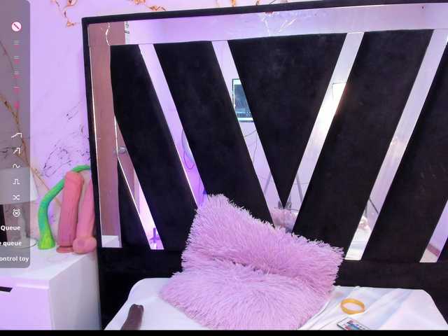 Wondrekloe live cam on BongaCams