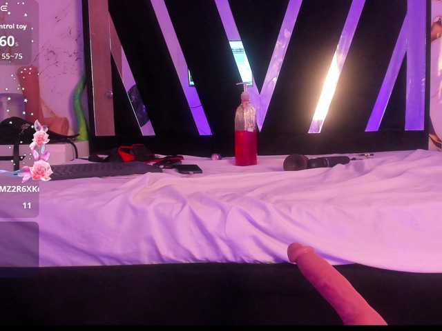 Wonderkloe live webcam show