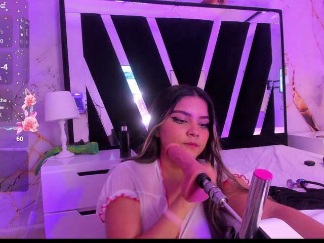 Wondrekloe live cam on BongaCams