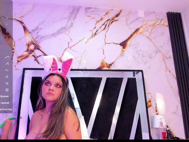 Wondrekloe live cam on BongaCams