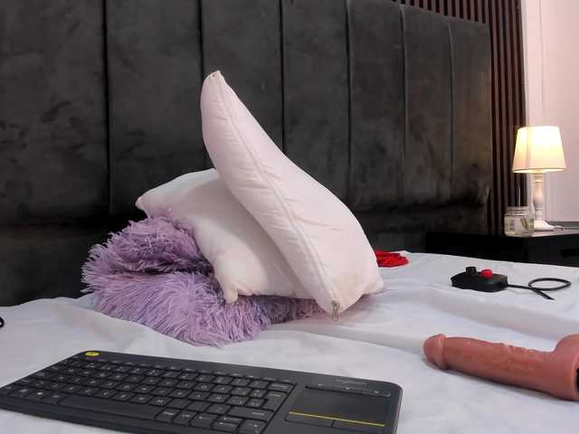 Wondrekloe live cam on BongaCams