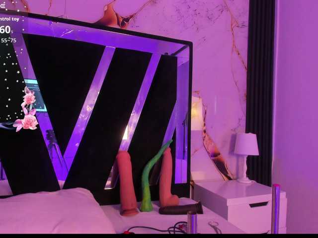 Wondrekloe live cam on BongaCams