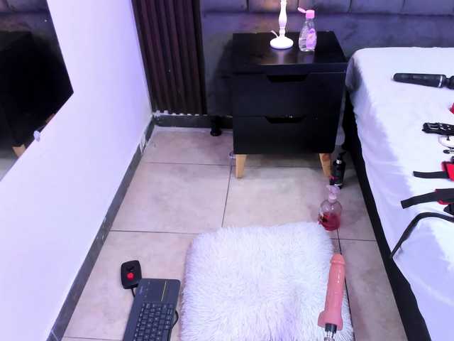 Wondrekloe live cam on BongaCams