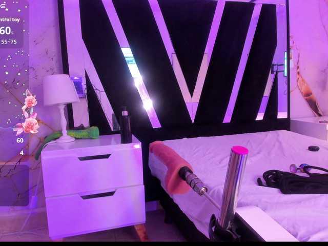 Wondrekloe live cam on BongaCams