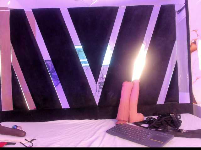 Wondrekloe live cam on BongaCams