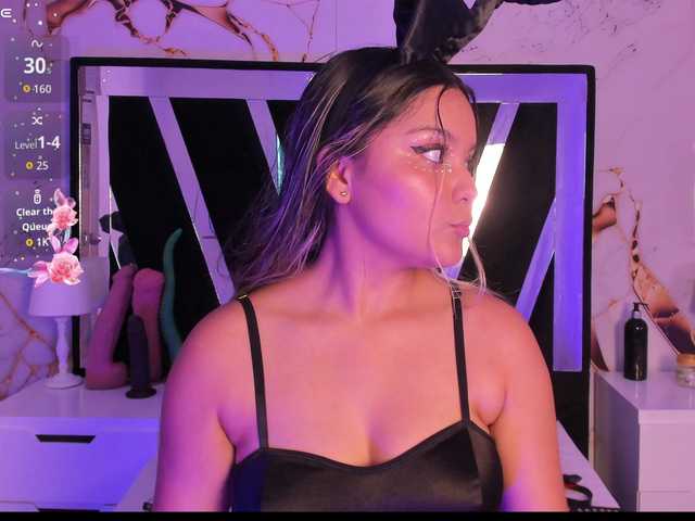 Wondrekloe live cam on BongaCams