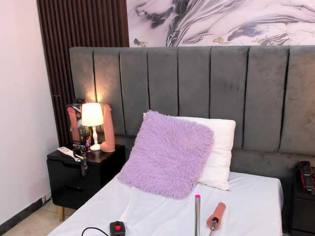 Wondrekloe live cam on BongaCams