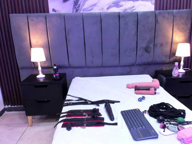 Wondrekloe live cam on BongaCams