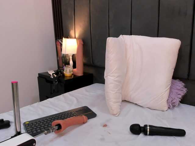 Wondrekloe live cam on BongaCams