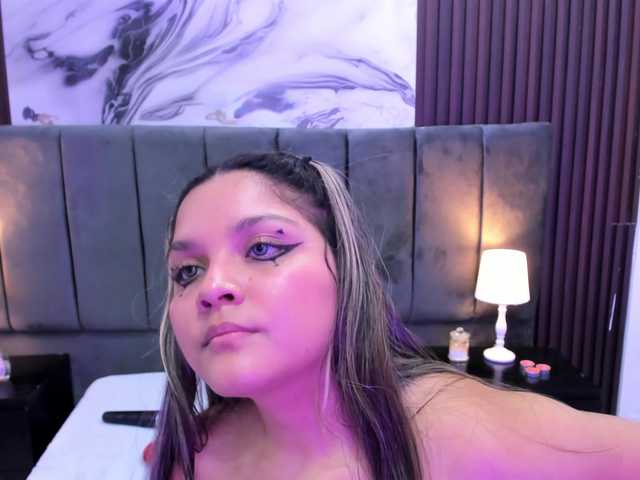 Wondrekloe live cam on BongaCams