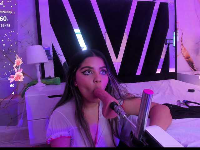 Wondrekloe live cam on BongaCams