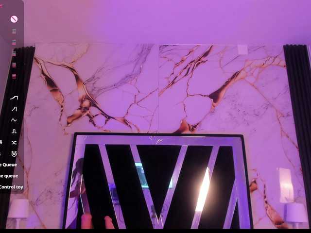 Wondrekloe live cam on BongaCams