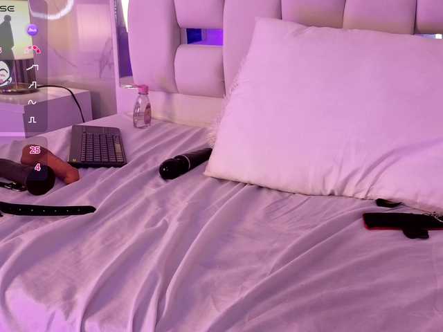 Wondrekloe live cam on BongaCams