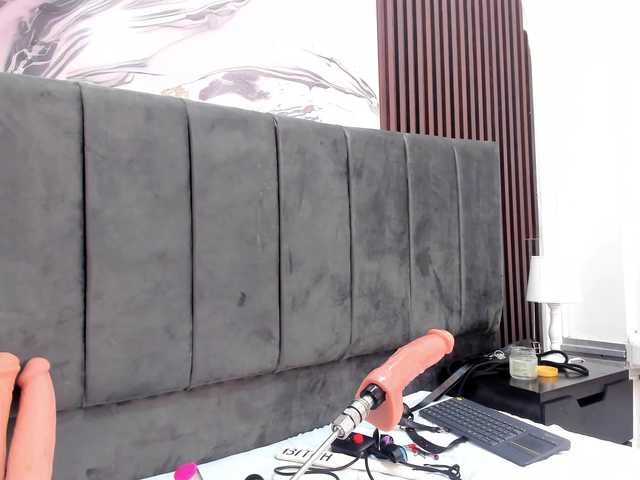 Wondrekloe live cam on BongaCams