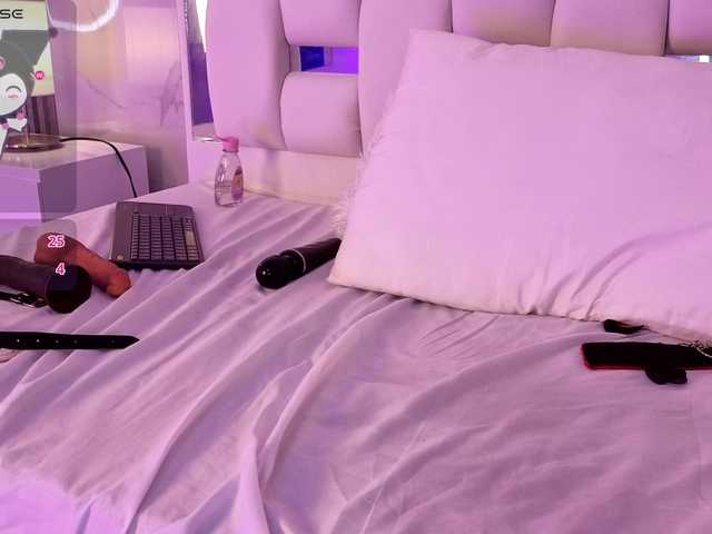 Wondrekloe live cam on BongaCams