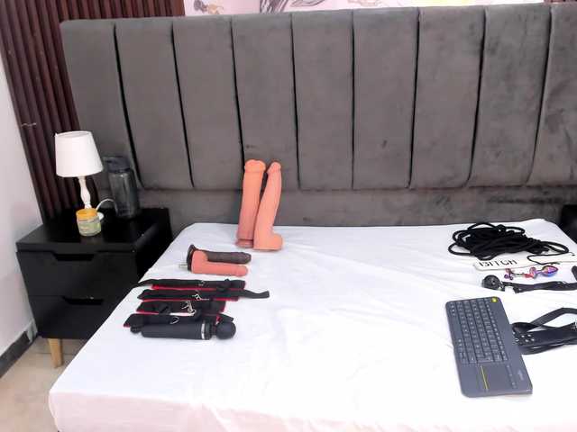 Wondrekloe live cam on BongaCams