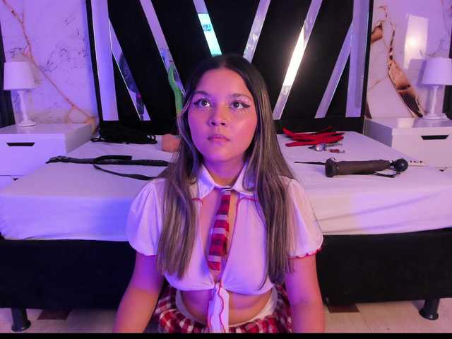 Wondrekloe live cam on BongaCams