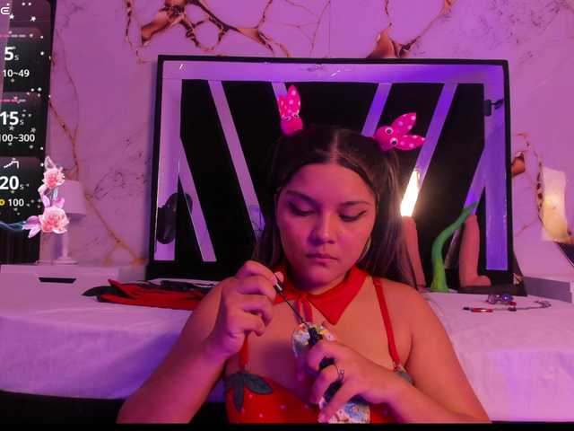 Wondrekloe live cam on BongaCams