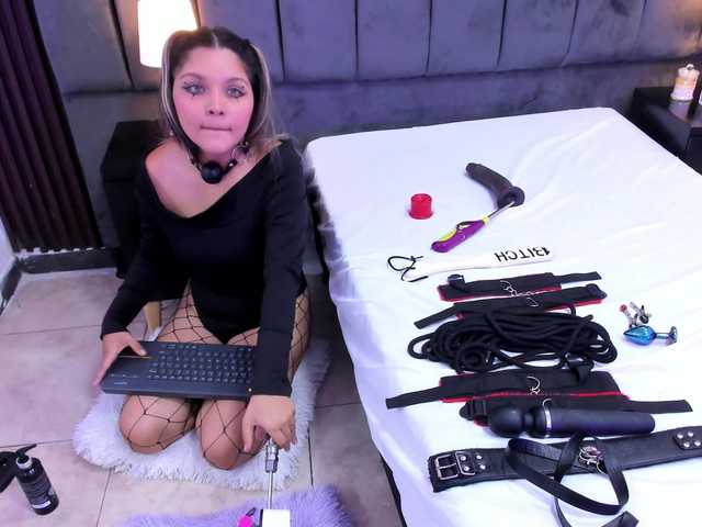 Wondrekloe live cam on BongaCams