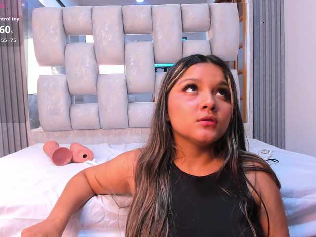 Wondrekloe's BongaCams show and profile