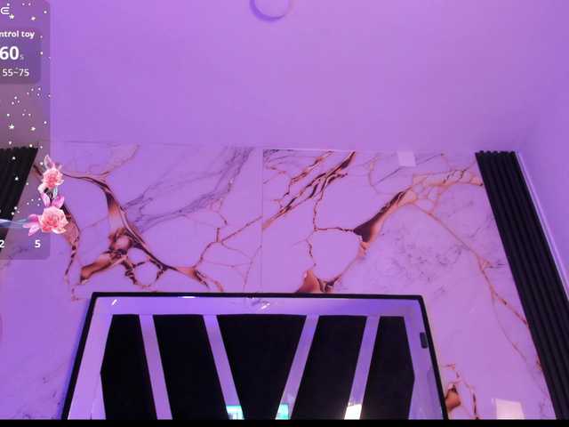 Wondrekloe live cam on BongaCams