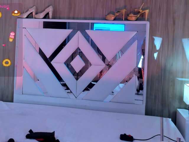 Wondrekloe live cam on BongaCams