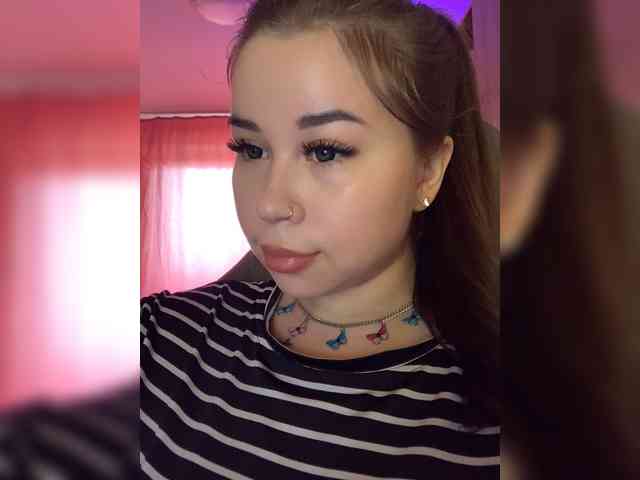 Alexxie webcam