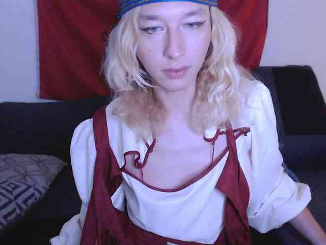 MeetraSurik Sex Cam Show