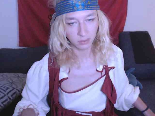 MeetraSurik Sex Cam Show