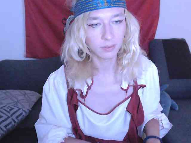 MeetraSurik Sex Cam Show