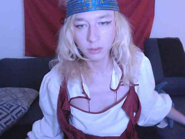 MeetraSurik Sex Cam Show