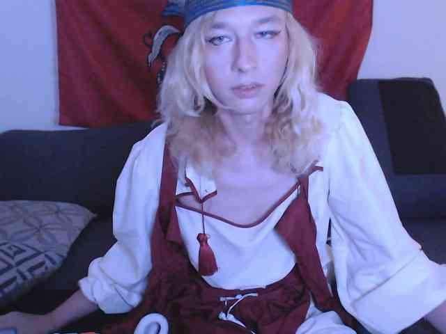 MeetraSurik Sex Cam Show