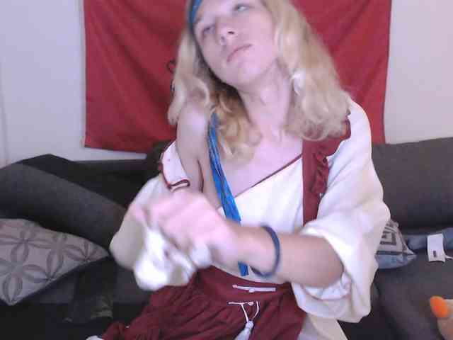 MeetraSurik Sex Cam Show