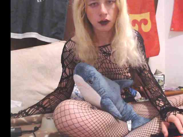 MeetraSurik Live Webcam on BongaCams
