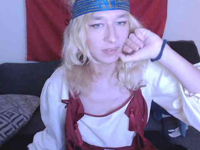 MeetraSurik Sex Cam Show
