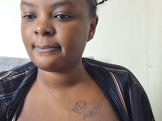 Averymila's Live Webcam
