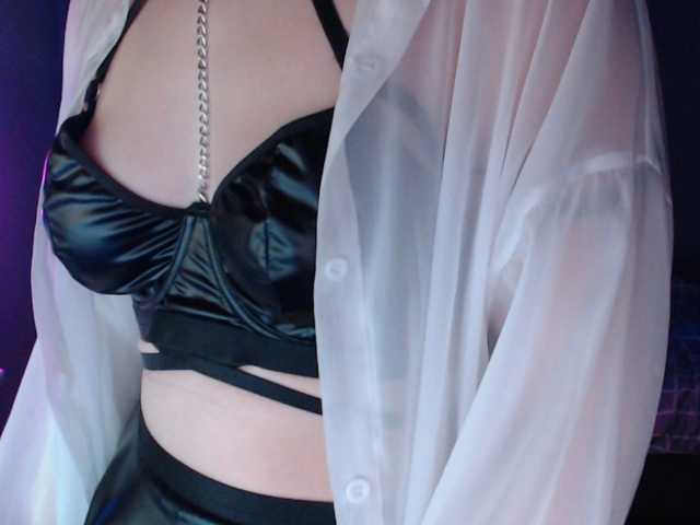 Cherry-Luna live cam on BongaCams
