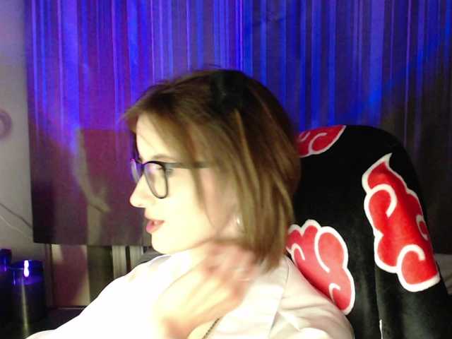 Cherry-Luna live cam on BongaCams