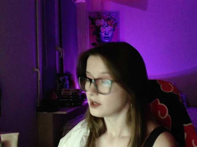 Cherry-Luna's BongaCams show and profile