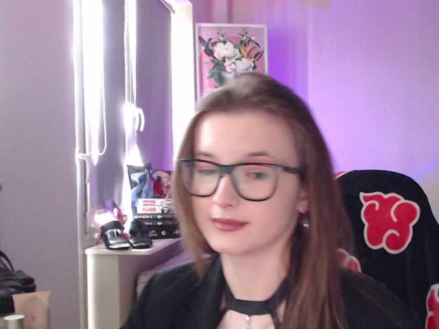 Cherry-Luna's BongaCams show and profile